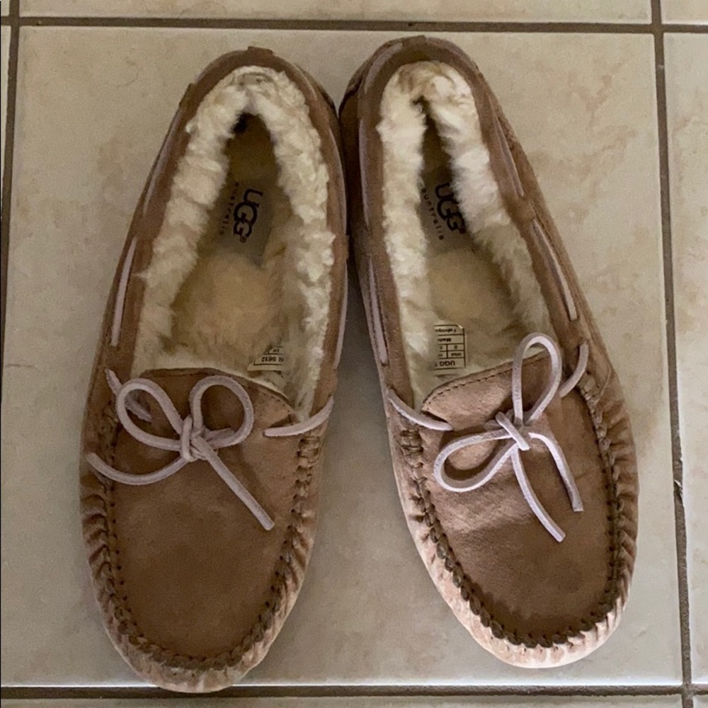 Ugg Dakota Moccasins
